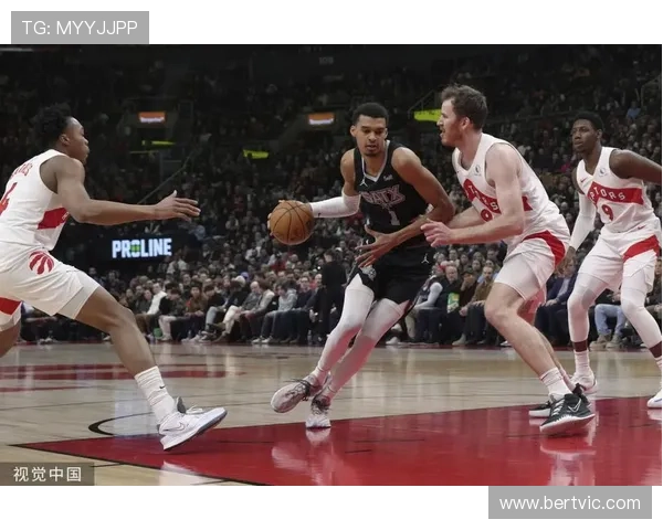 文班亚马砍下24分15篮板表现亮眼 马刺轻松击败猛龙获胜